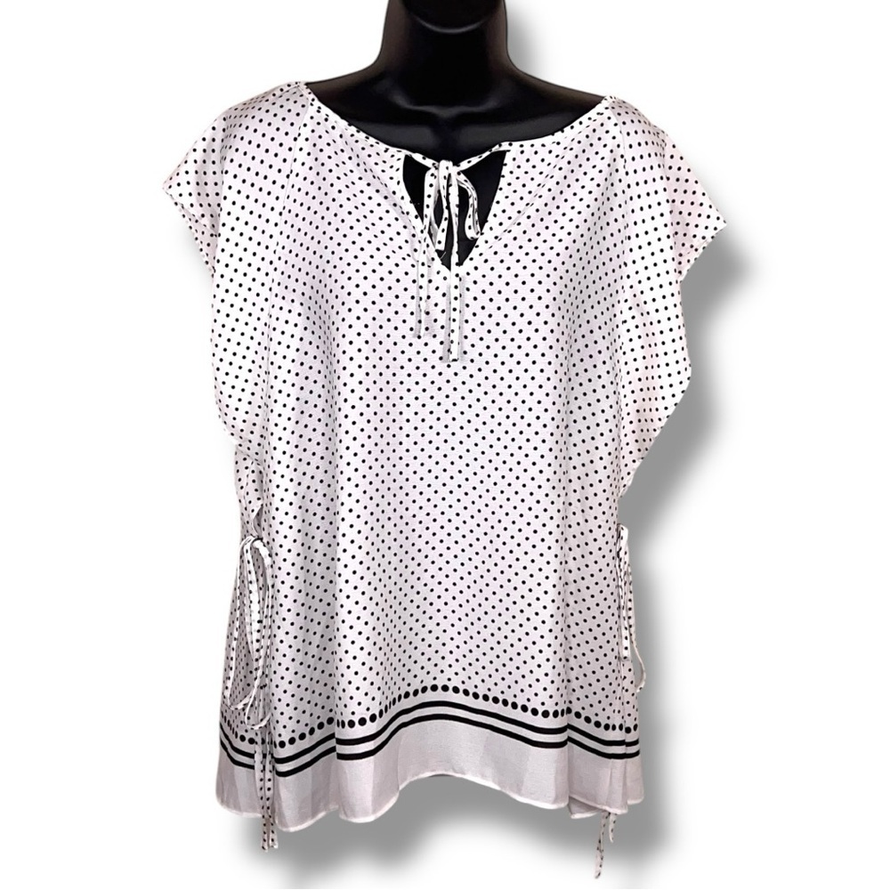 Medium Ann Taylor White Black Polk Dot Blouse Retro Cap Sleeve